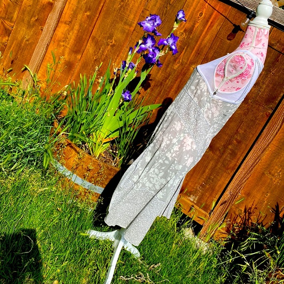 Deco e vous & nous 100% cotton, hidden side zipper for formed fit. Bust 17”-zip - Picture 6 of 8